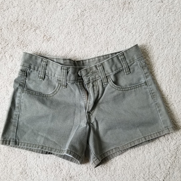 Levi's Pants - FINAL SALE EUC Levi's olive shorts